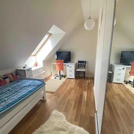 Exquisite Experience In Tallinn, 3 Bedroom Home! شقة
